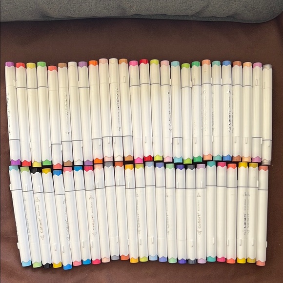 Colorful Dual-Tip Markers Set - Picture 1 of 7